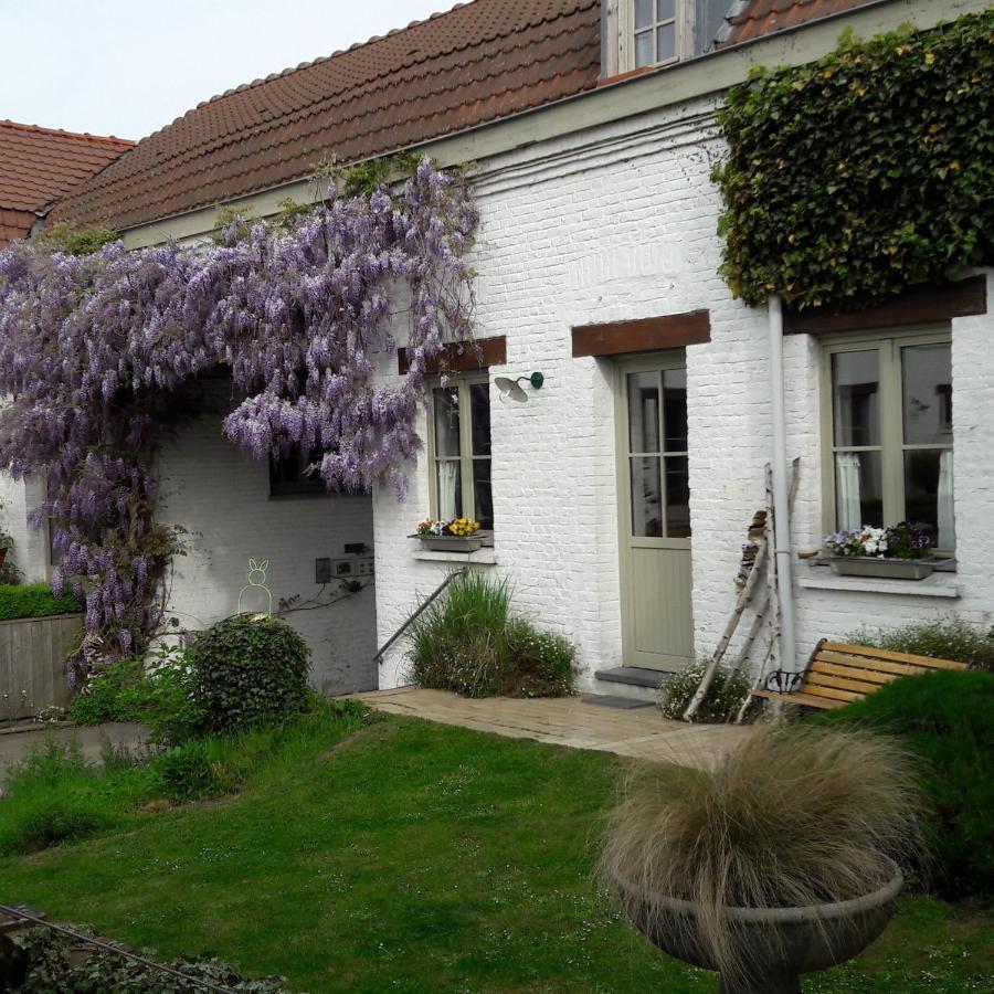 L'Atterrissage Bed & Breakfast Santes Bagian luar foto