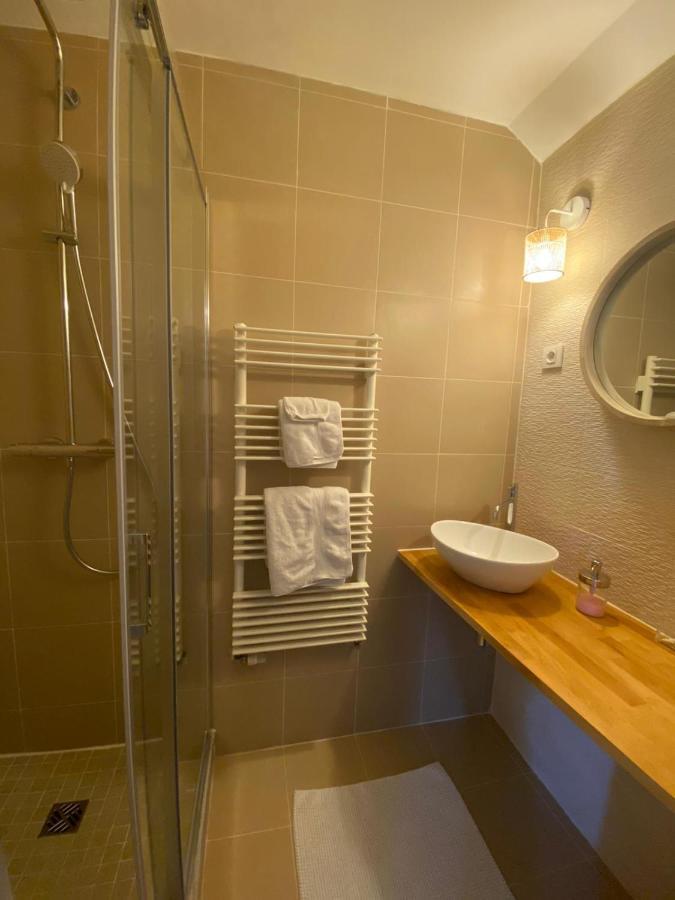 L'Atterrissage Bed & Breakfast Santes Bagian luar foto