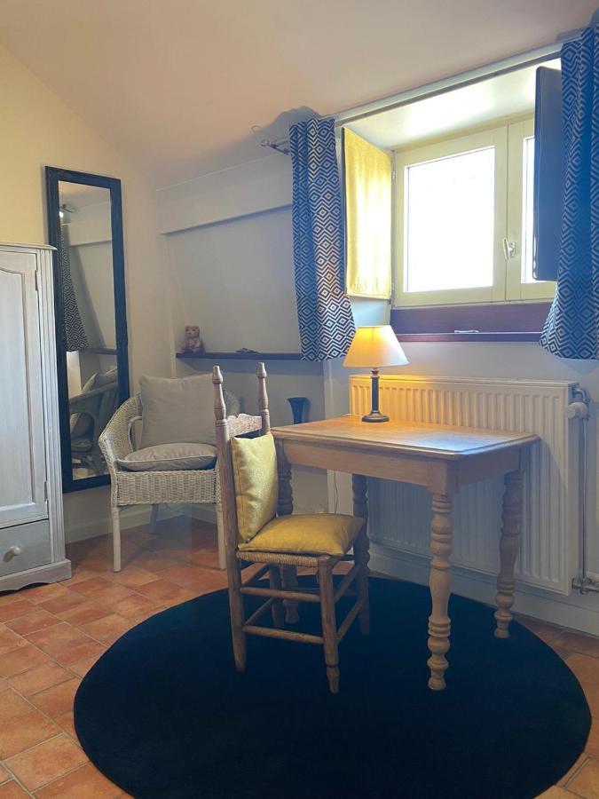 L'Atterrissage Bed & Breakfast Santes Bagian luar foto